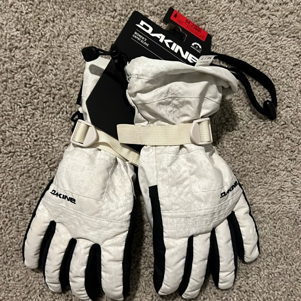 Dakine Women’s Capri Ski/ Snowboard Glove M